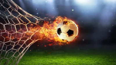 Süper Lig lideri Galatasaray sahada, Avrupa devleri kozlarını paylaşıyor. İşte