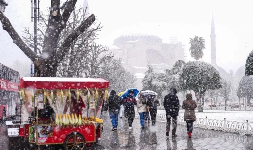 İstanbul hava durumu için kar beklentisi değişti. Meteoroloji uzmanı Orhan