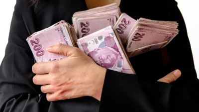 BIST 100 endeksi günü değer kaybıyla kapatırken, ons altın 5
