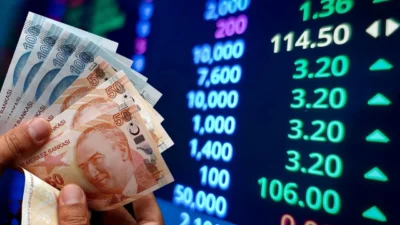 BIST 100 endeksi, kredi derecelendirme kuruluşlarının kararı öncesinde 13.000 puanı