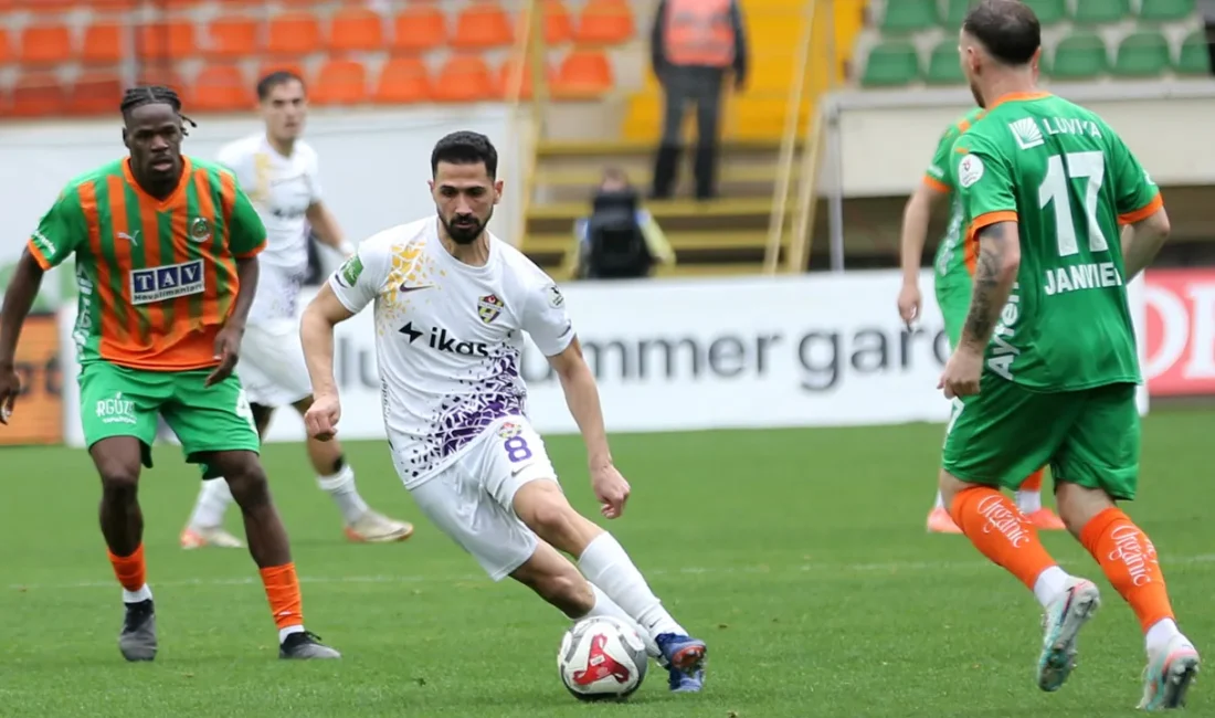 Süper Lig'de Eyüpspor, Alanyaspor deplasmanında geriye düştüğü maçı 3-1 kazanarak