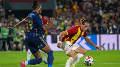 Süper Lig’de zirve yarışını yakından ilgilendiren Fenerbahçe Göztepe maçı öncesi,