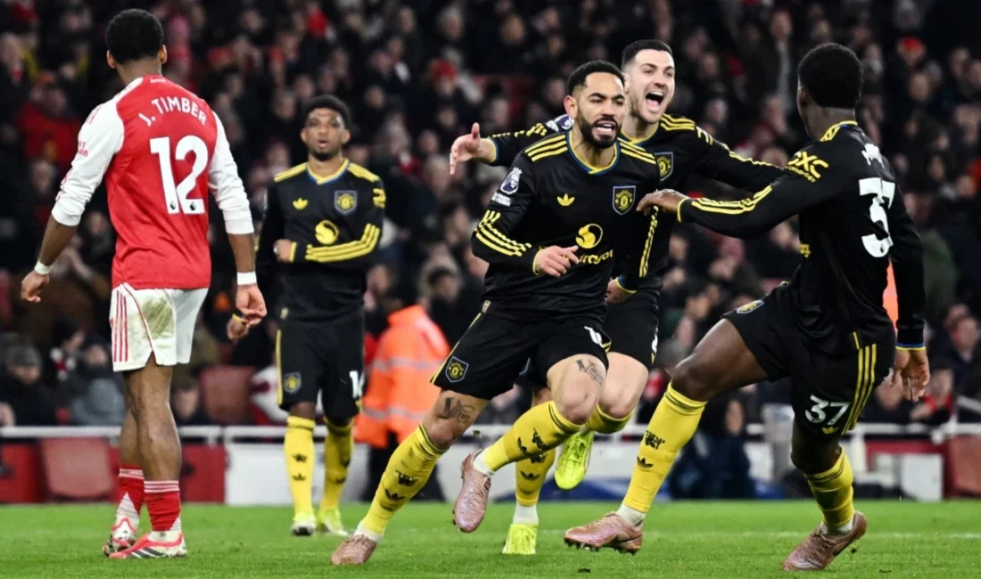 Premier Lig 23. haftasında lider Arsenal, sahasında Manchester United'a 3-2
