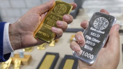 Ons altın 5.000 doları aşarken dev bankalardan kritik tahminler geldi.