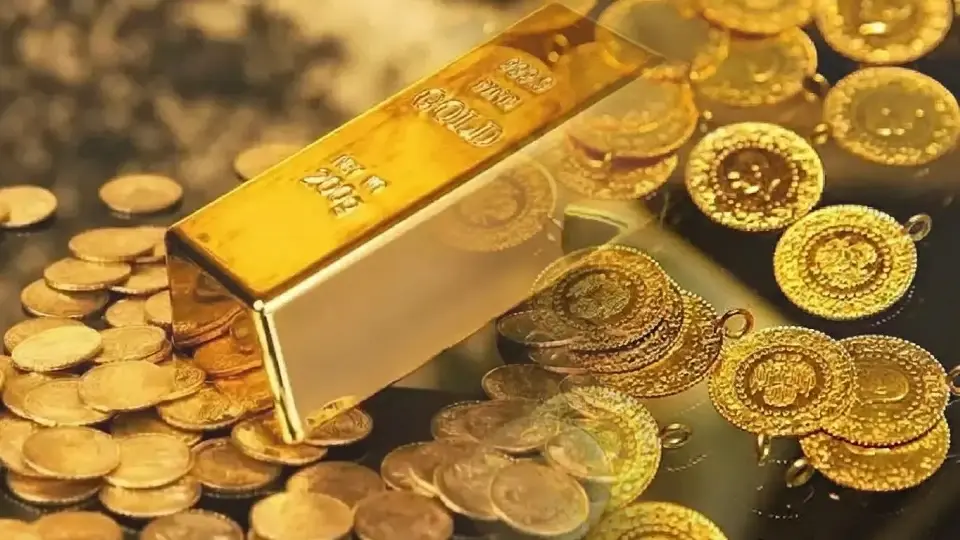 Rekor seviyeleri gören altın fiyatları, Trump'ın Fed hamlesiyle sert çakıldı;