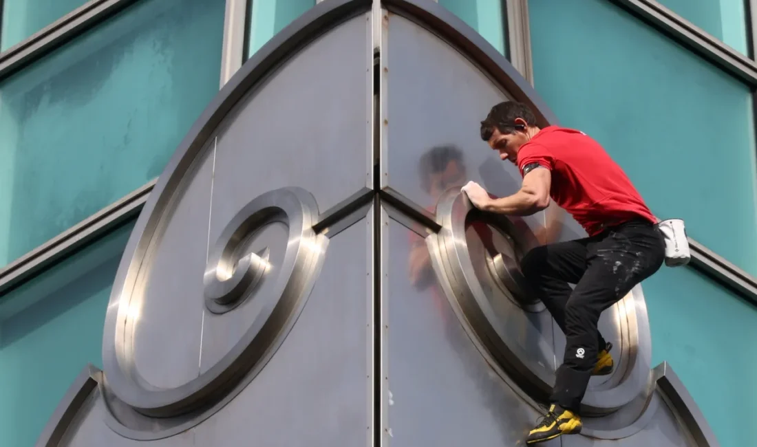ABD'li serbest tırmanış efsanesi Alex Honnold, Taipei 101 gökdelenine hiçbir