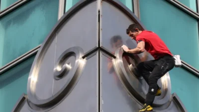 ABD'li serbest tırmanış efsanesi Alex Honnold, Taipei 101 gökdelenine hiçbir