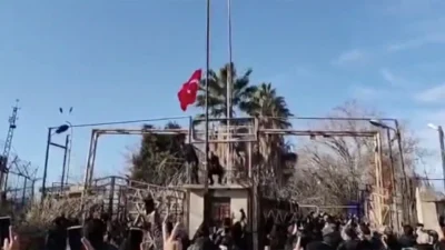 Mardin’in Nusaybin ilçesi karşısındaki Kamışlı hattında, Suriye tarafında YPG yandaşlarının