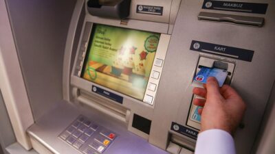 Uzmanlar, ATM para vermediğinde uygulanacak 5 dakikalık bekleme kuralının, paranızın
