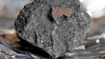 Bilim dünyası, Mars'tan gelen 'Black Beauty' gök taşının derinliklerinde gezegenin