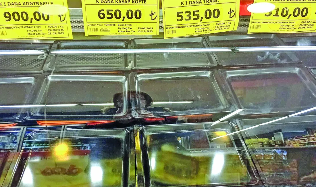 Ramazan ayında sabit fiyatlı ucuz et arayan vatandaş boş raflarla