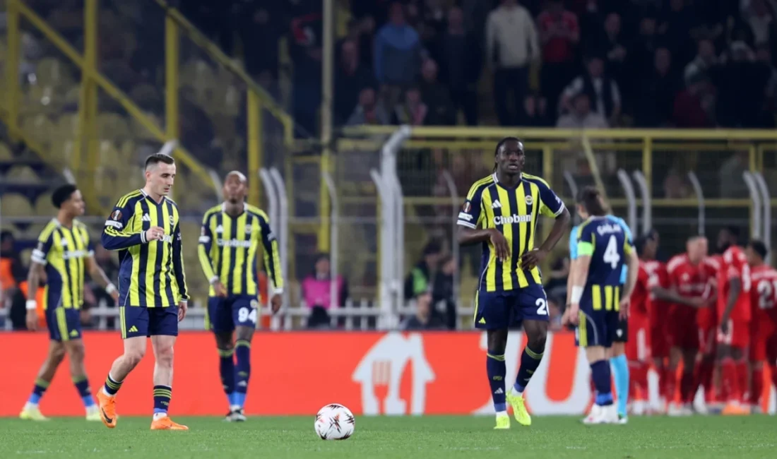 Fenerbahçe, UEFA Avrupa Ligi play-off turunda Nottingham Forest'a 3-0 mağlup
