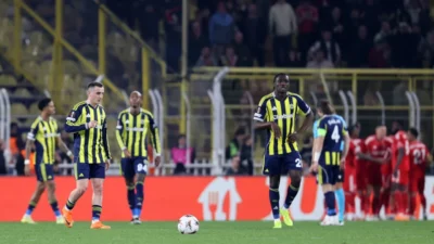 Fenerbahçe, UEFA Avrupa Ligi play-off turunda Nottingham Forest'a 3-0 mağlup