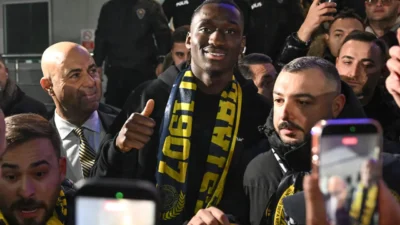 Fenerbahçe, Angers'in 19 yaşındaki yıldızı Sidiki Cherif ile her konuda