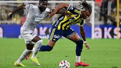 Trendyol Süper Lig’de zirve yarışı kızışıyor. Fenerbahçe, Kocaeli deplasmanında 3