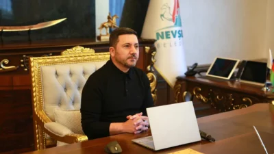 İYİ Partili Nevşehir Belediye Başkanı Rasim Arı, AK Parti'ye transfer