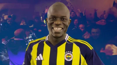 Fenerbahçe'nin 2,5 yıllığına anlaşma sağladığı dünya yıldızı N'Golo Kante İstanbul'a