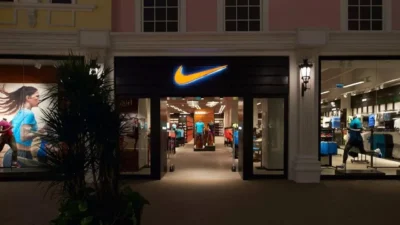 Dünyanın en büyük spor giyim markası Nike, beyaz çalışanlara karşı