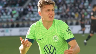 Galatasaray, Wolfsburg forması giyen İsveçli yıldız Mattias Svanberg ile el