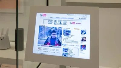 YouTube'un ilk videosu "Me at the zoo", dijital miras olarak