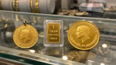 Altın fiyatlarında yaşanan gerilemenin ardından İstanbul'da Kapalıçarşı ve Kuyumcukent'e akın