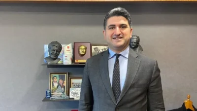 Ataşehir Belediye Başkanı Onursal Adıgüzel, hakkında yürütülen soruşturma kapsamında tutuklanmasının