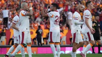 Galatasaray yönetimi, kulübün geleceğini şekillendirecek büyük projeler için düğmeye bastı.