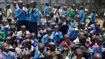 Kenya’daki bir İngiliz askeri üssünün çevresinde doğan bazı çocukların, yıllarca