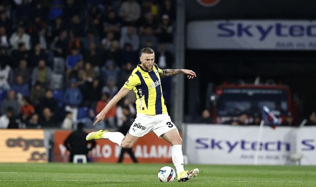 Fenerbahçe’nin Slovak savunmacısı Milan Skriniar, Kayserispor maçında yaşadığı sakatlık sonrası