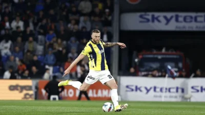 Fenerbahçe’nin Slovak savunmacısı Milan Skriniar, Kayserispor maçında yaşadığı sakatlık sonrası
