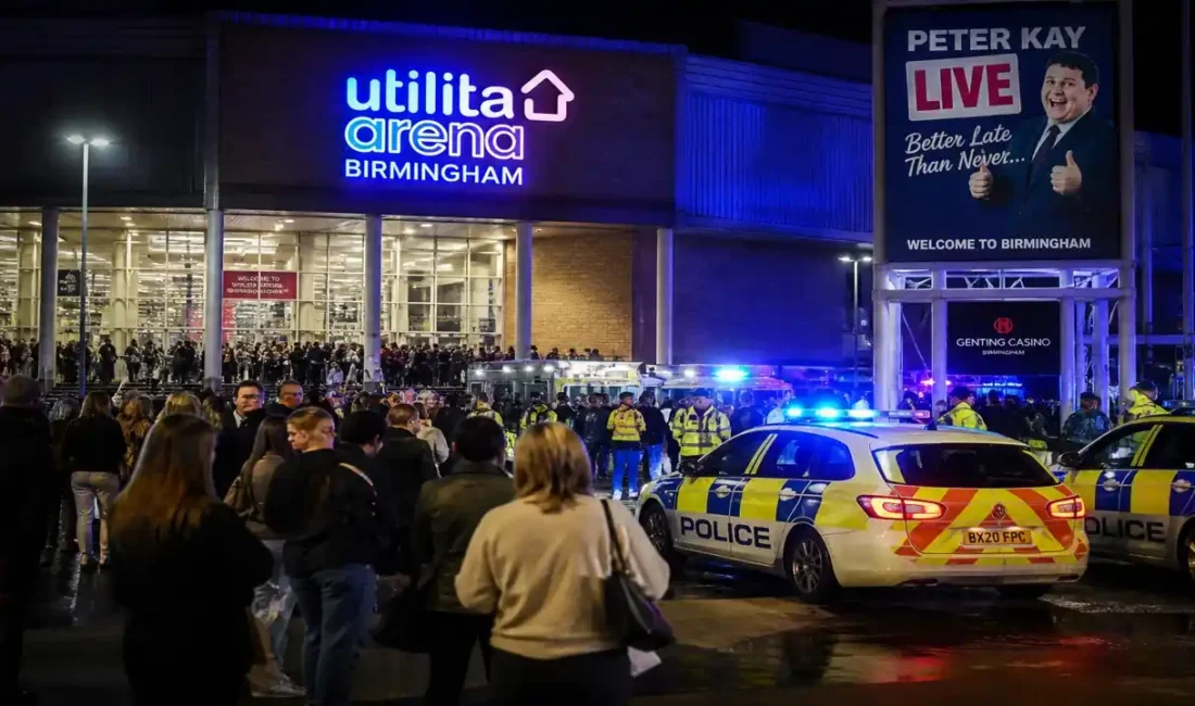 İngiltere’de komedyen Peter Kay’in Birmingham’daki gösterisi, şüpheli çanta ihbarı sonrası