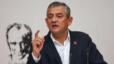 CHP’de kurultay tartışmaları ve mahkeme kararlarıyla başlayan siyasi kriz derinleşirken,