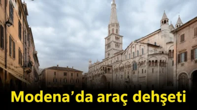 İtalya’nın Modena kentinde bir otomobilin yayaların bulunduğu alana dalması sonucu