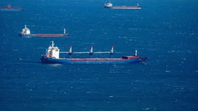 Karadeniz açıklarında seyir halinde bulunan üç yük gemisinin insansız araçlarla