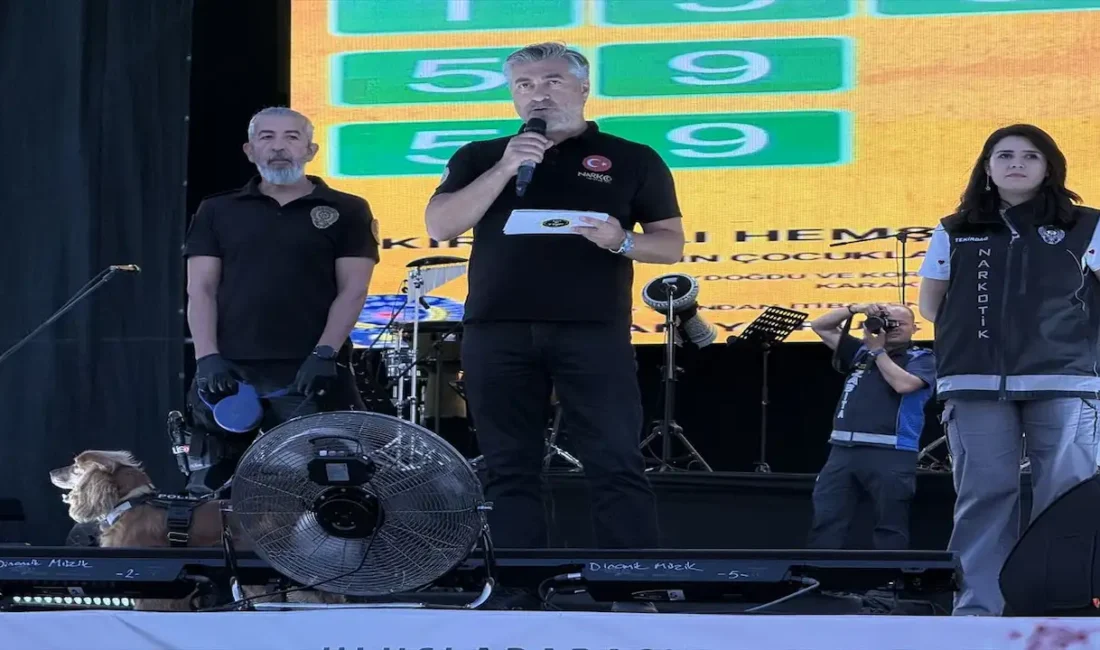 Tekirdağ'da düzenlenen 60. Uluslararası Kiraz Festivali kapsamında görev alan narkotik