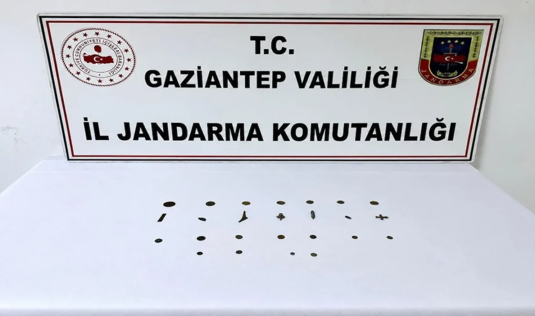 Gaziantep'te jandarma ekiplerinin düzenlediği operasyonda tarihi eser niteliği taşıdığı değerlendirilen