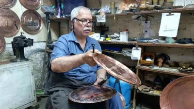 Şanlıurfa'nın köklü el sanatları arasında yer alan bakırcılık, son yıllarda