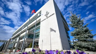 Anayasa Mahkemesi, boşanma sonrası bağlanan yoksulluk nafakasının süresiz olmasını öngören