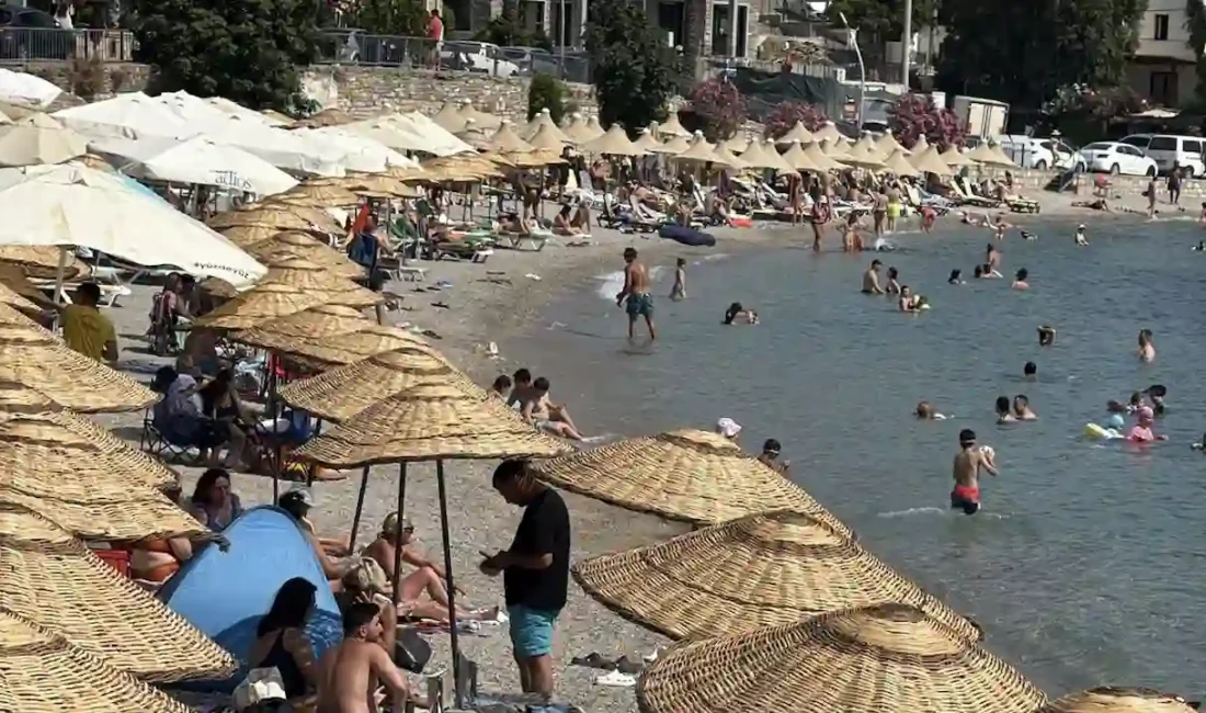 Muğla'nın Bodrum ilçesinde etkisini artıran sıcak hava, sahillerde yoğunluğa neden