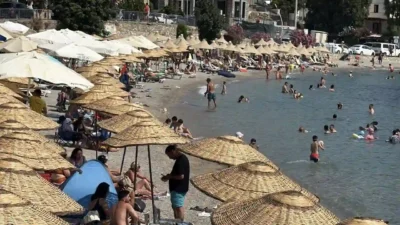 Muğla'nın Bodrum ilçesinde etkisini artıran sıcak hava, sahillerde yoğunluğa neden