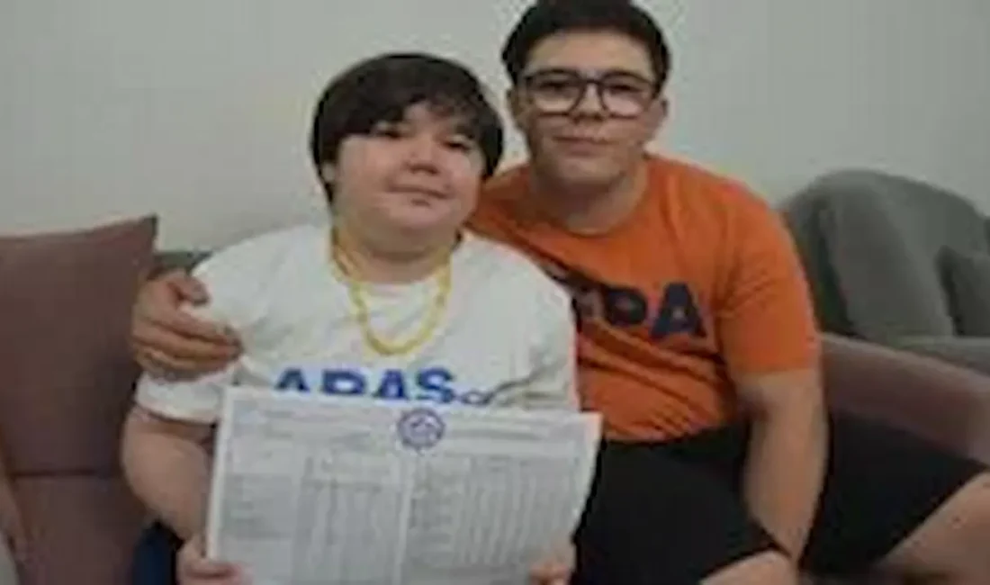 İzmir'de Duchenne Musküler Distrofi (DMD) hastalığıyla mücadele eden 13 yaşındaki