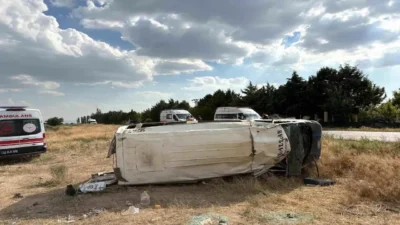 Adana'nın Kozan ilçesinde tarım işçilerini taşıyan minibüsün devrilmesi sonucu 17